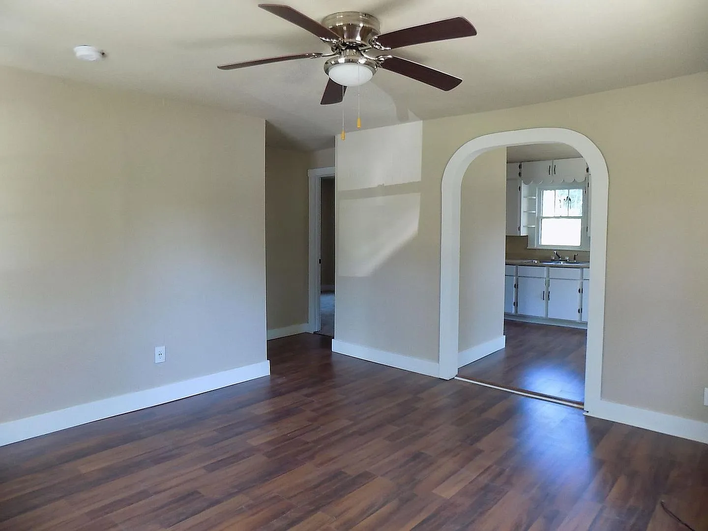 Check Out This Cozy Home ! Coming Soon — Photo 2