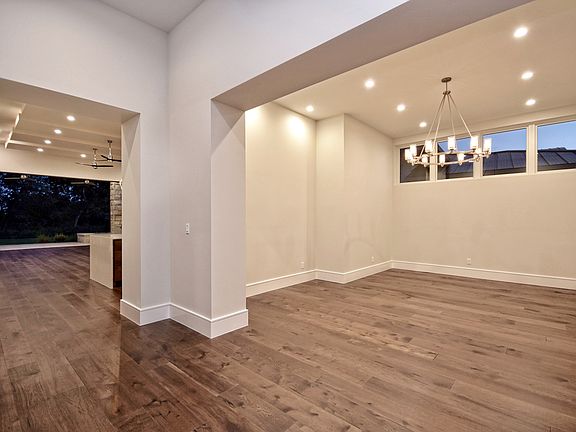 3rd image of 8301 Carranzo Dr