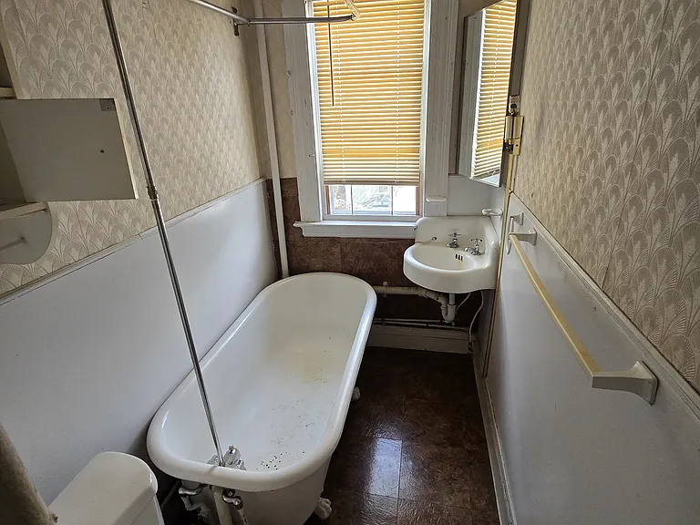 624 Dixwell Ave #3B — Photo 4