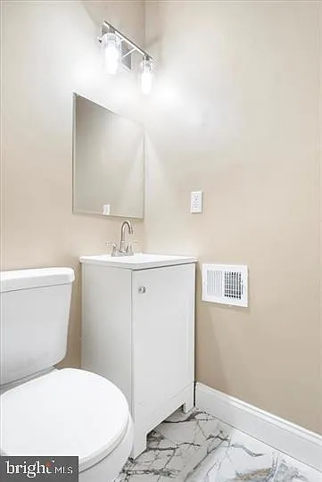 424 S Eden St — Photo 26