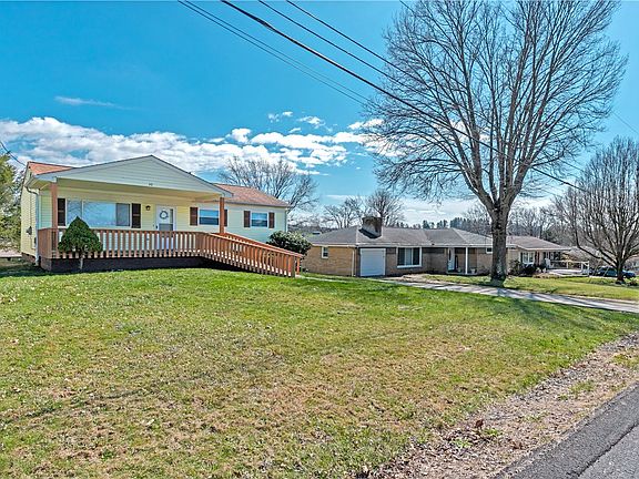 3rd image of 30 Marilou Dr