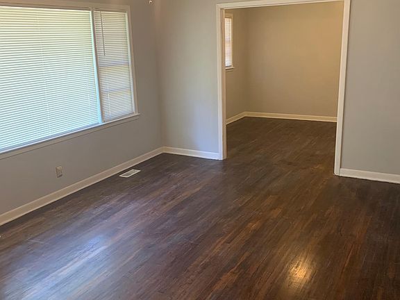 3rd image of 103 Lynn Ave
