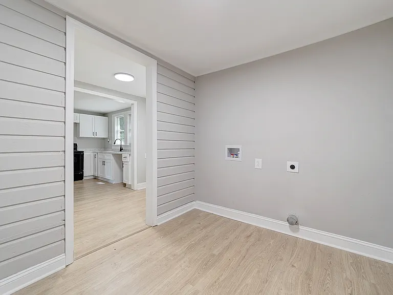 452 13th Ave NE — Photo 13