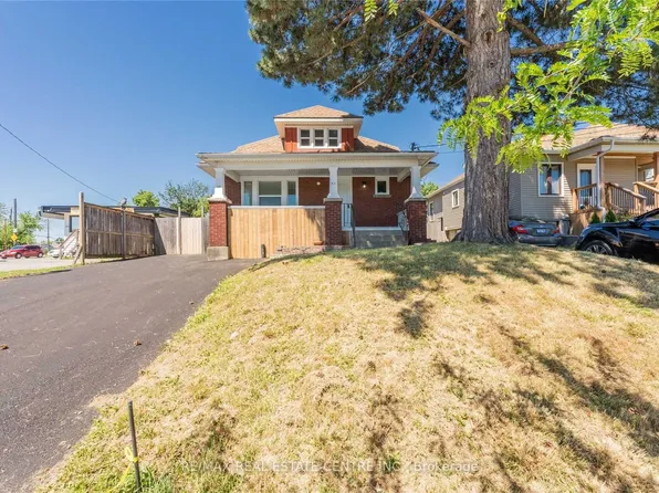 35 Hartzel Rd, Saint Catharines, ON L2P 1M4