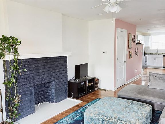 5th image of 818 Reinhard Ave
