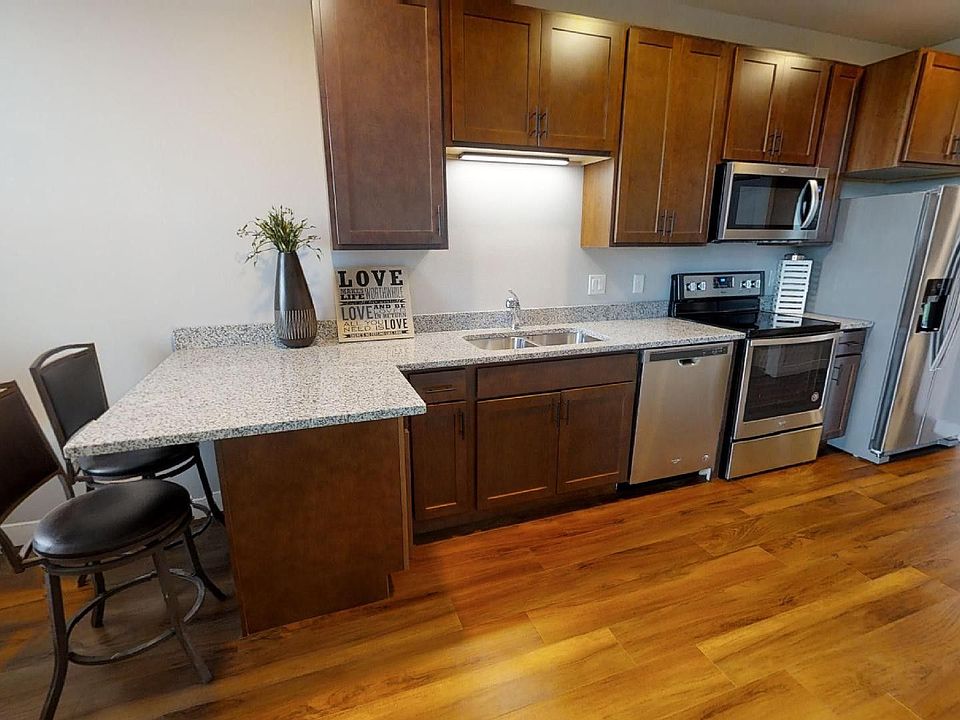 1st image of 4721 Farwell St #208