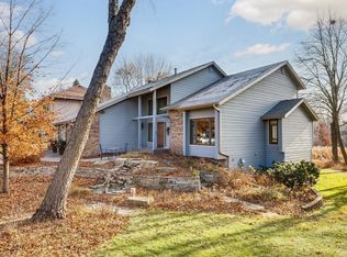 1070 Bucher Ave, Shoreview, MN 55126
