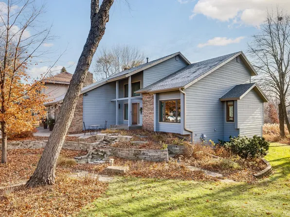 1070 Bucher Ave, Shoreview, MN 55126