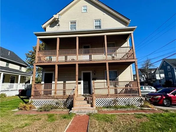 309-311 Summer St, Woonsocket, RI 02895