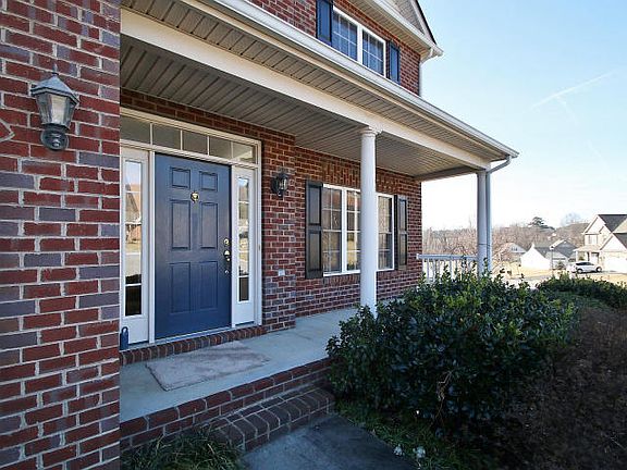 3rd image of 2740 Chateau Ct