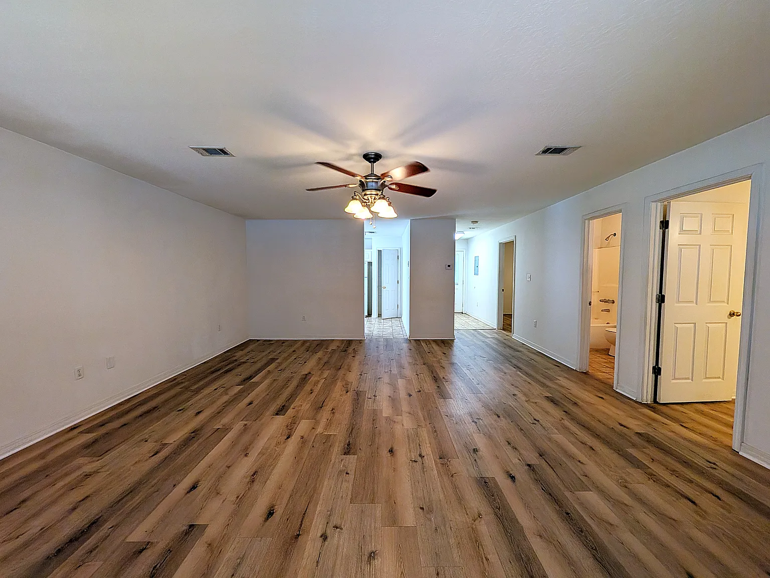 2 bed, 1250 sqft, $975 — Photo 3