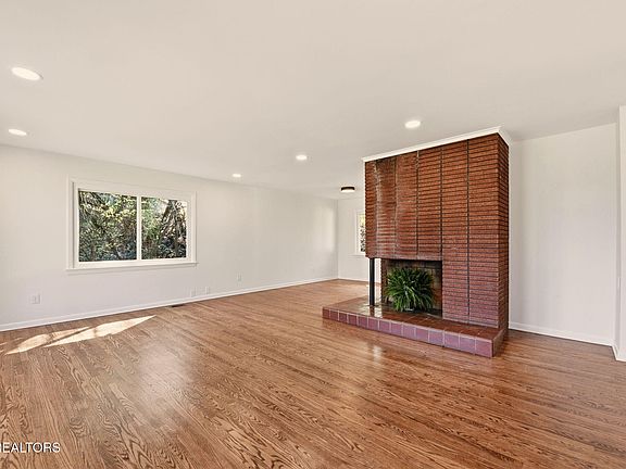 3rd image of 1417 Audena Ln