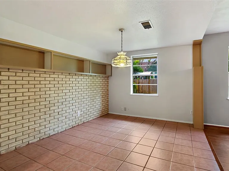 2610 Meadow Ln — Photo 4