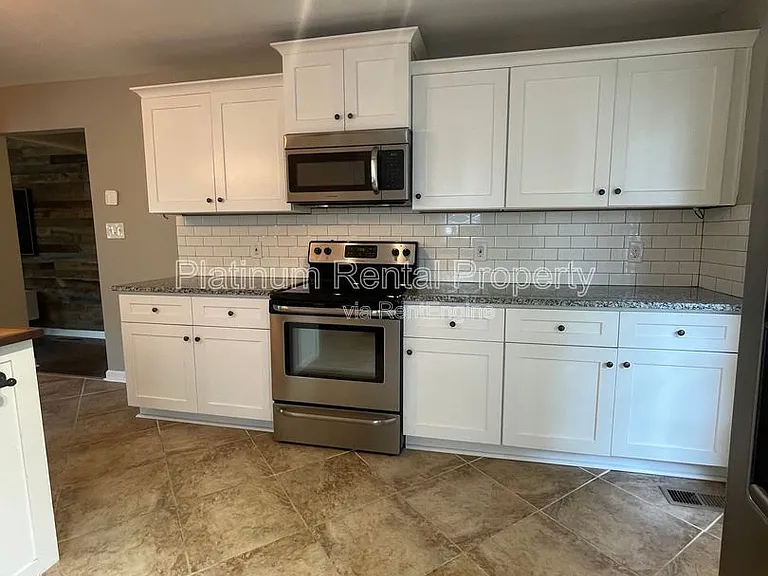 2706 White Oak Dr — Photo 9