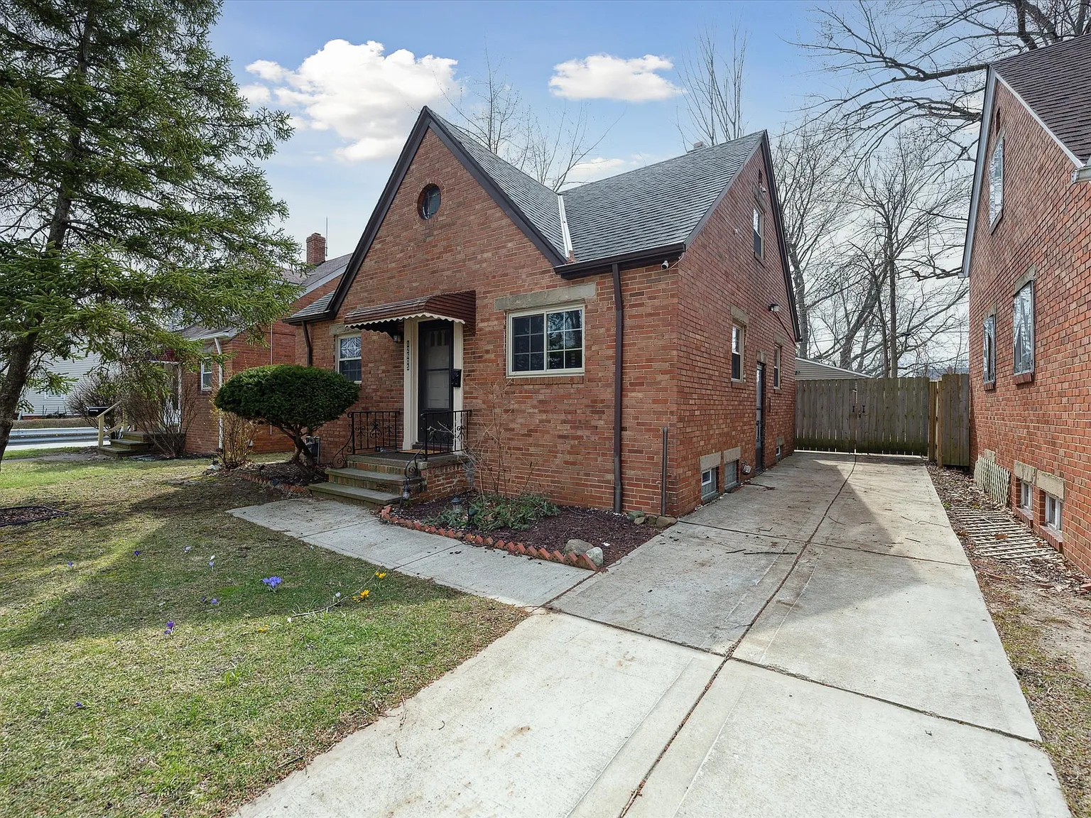 3 bed, 1736 sqft, $1,895 — Photo 2