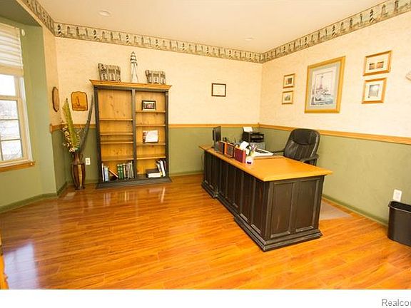 5th image of 39032 Canterbury Dr