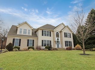 2 Tara Ct, Hardwick, NJ 07825