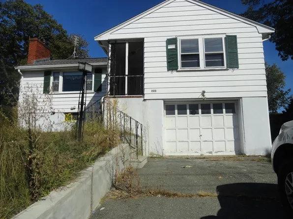 222 Park St, Stoneham, MA 02180