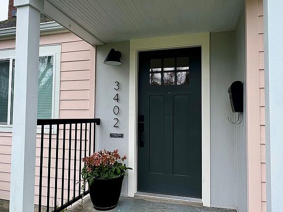 3rd image of 3402 Pear St SE