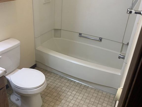 4th image of 6028 Applecrest Ct