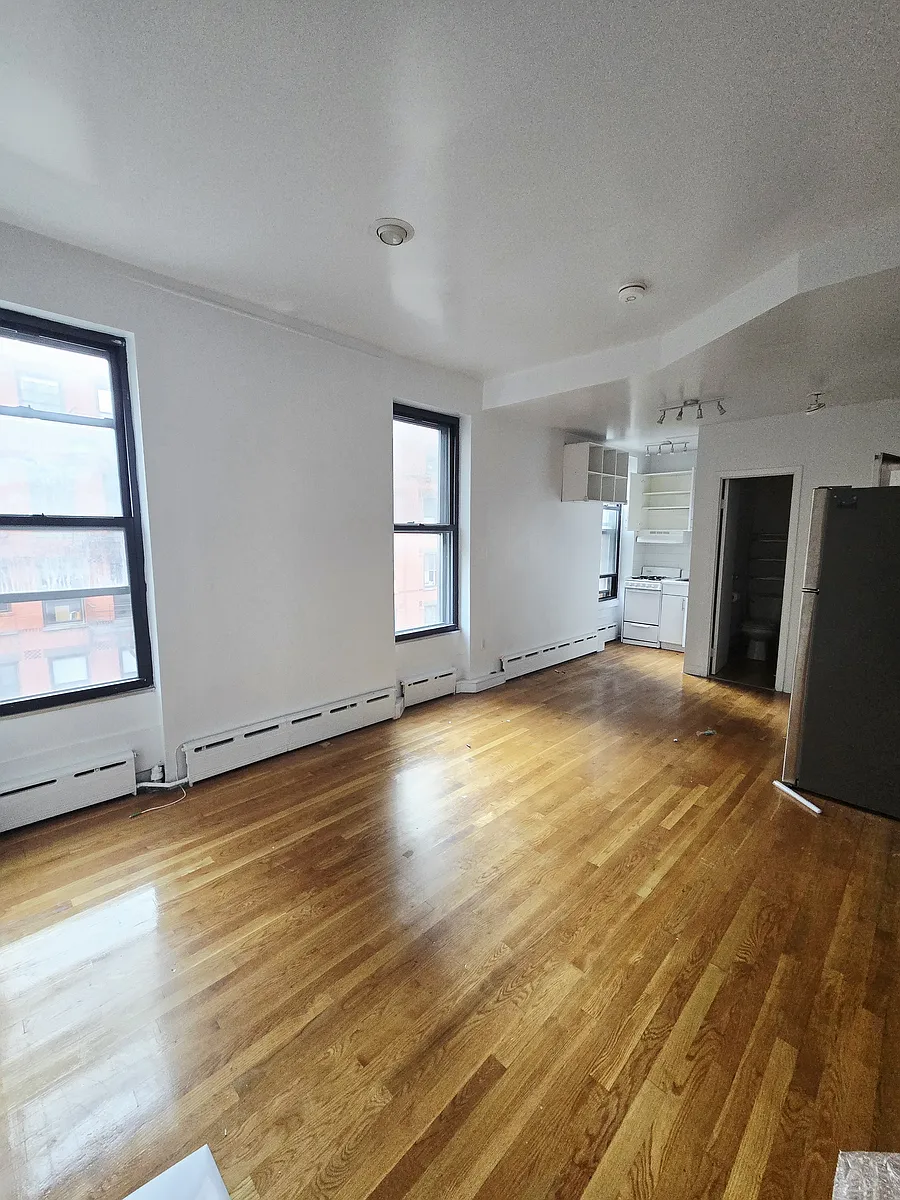 Building Photo - 1370 York Ave #2D