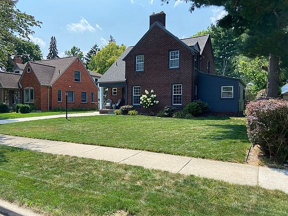 2nd image of 2292 20th St
