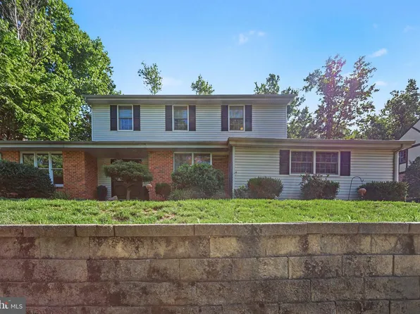 7 Pine Tree Dr, New Cumberland, PA 17070