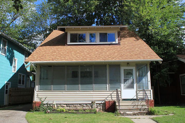 1st image of 417 Ardmore St SE
