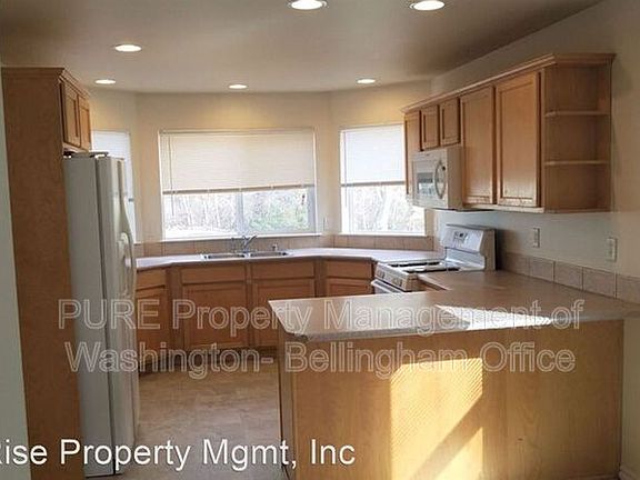 4th image of 905 Orchid Pl Unit 201