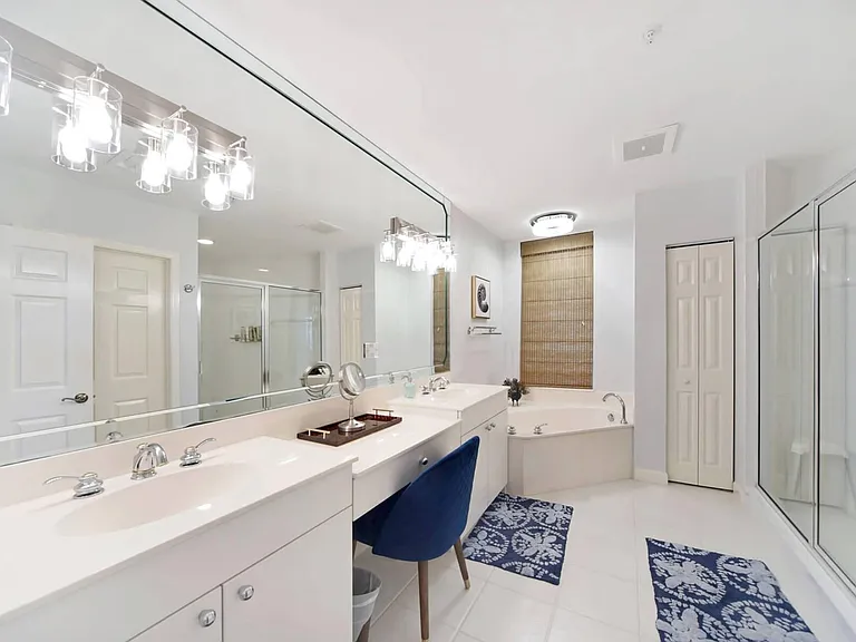 14200 Royal Harbour Ct — Photo 34