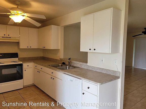 3rd image of 3727 SW Santa Barbara Pl