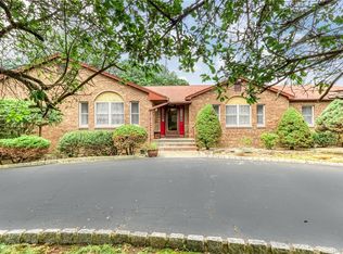 123 Camp Hill Rd, Pomona, NY 10970