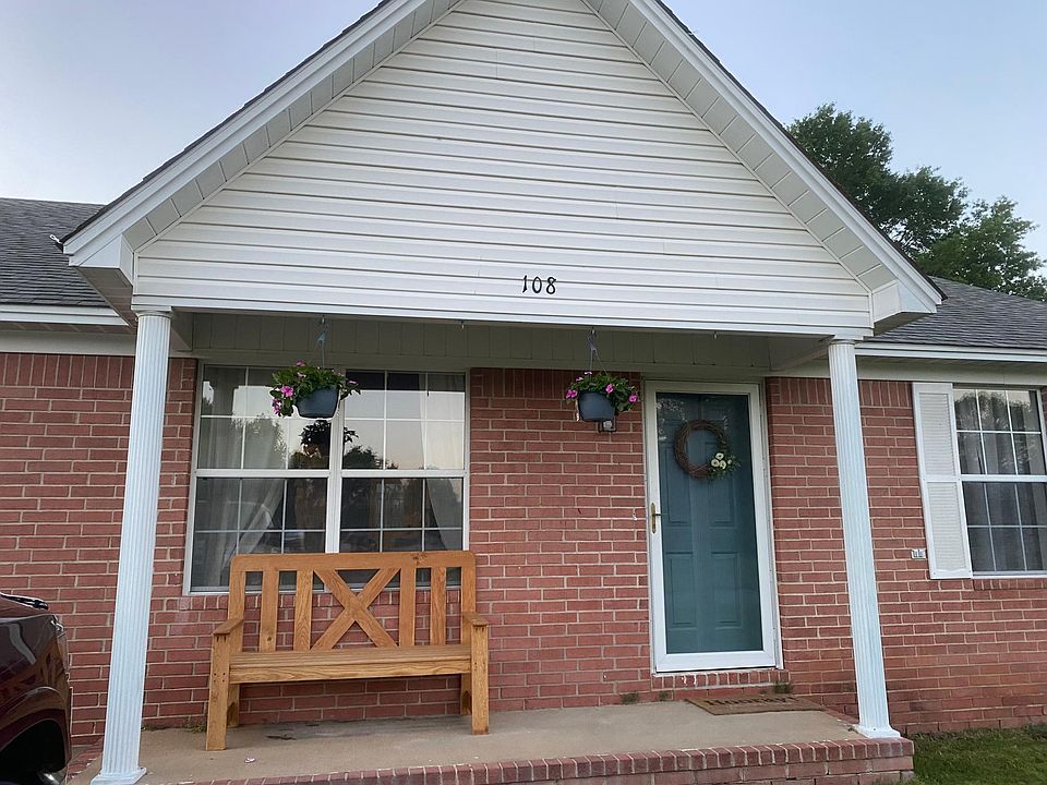 1st image of 108 Louis Dr