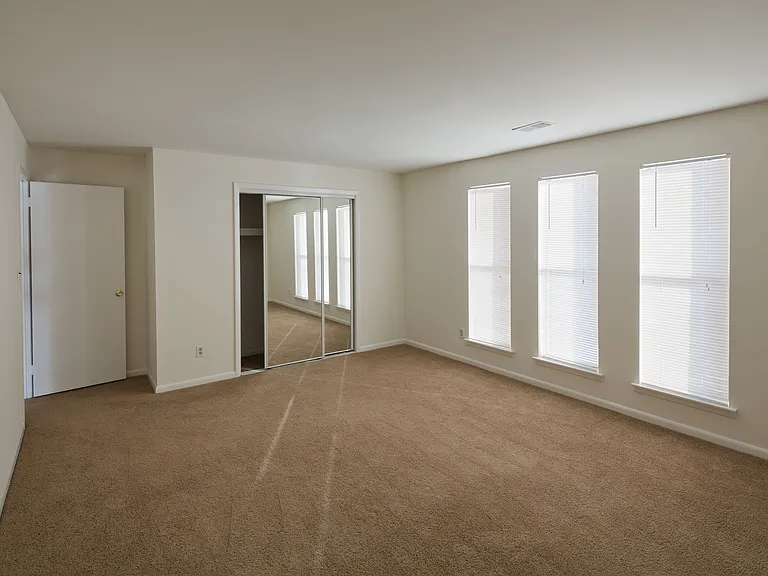 Kingswick Apartments — Photo 11
