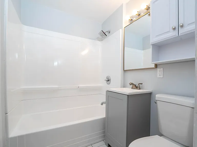 148 Lovell St #3 — Photo 4