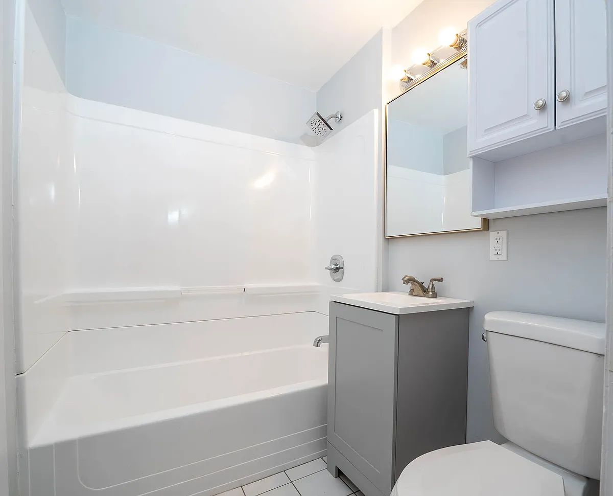 Building Photo - 148 Lovell St #3