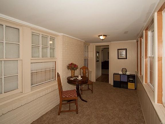 4th image of 536 S Oswego Ave
