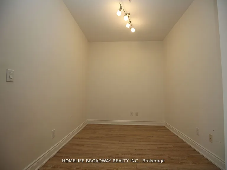 9090 Yonge St #1606B — Photo 6