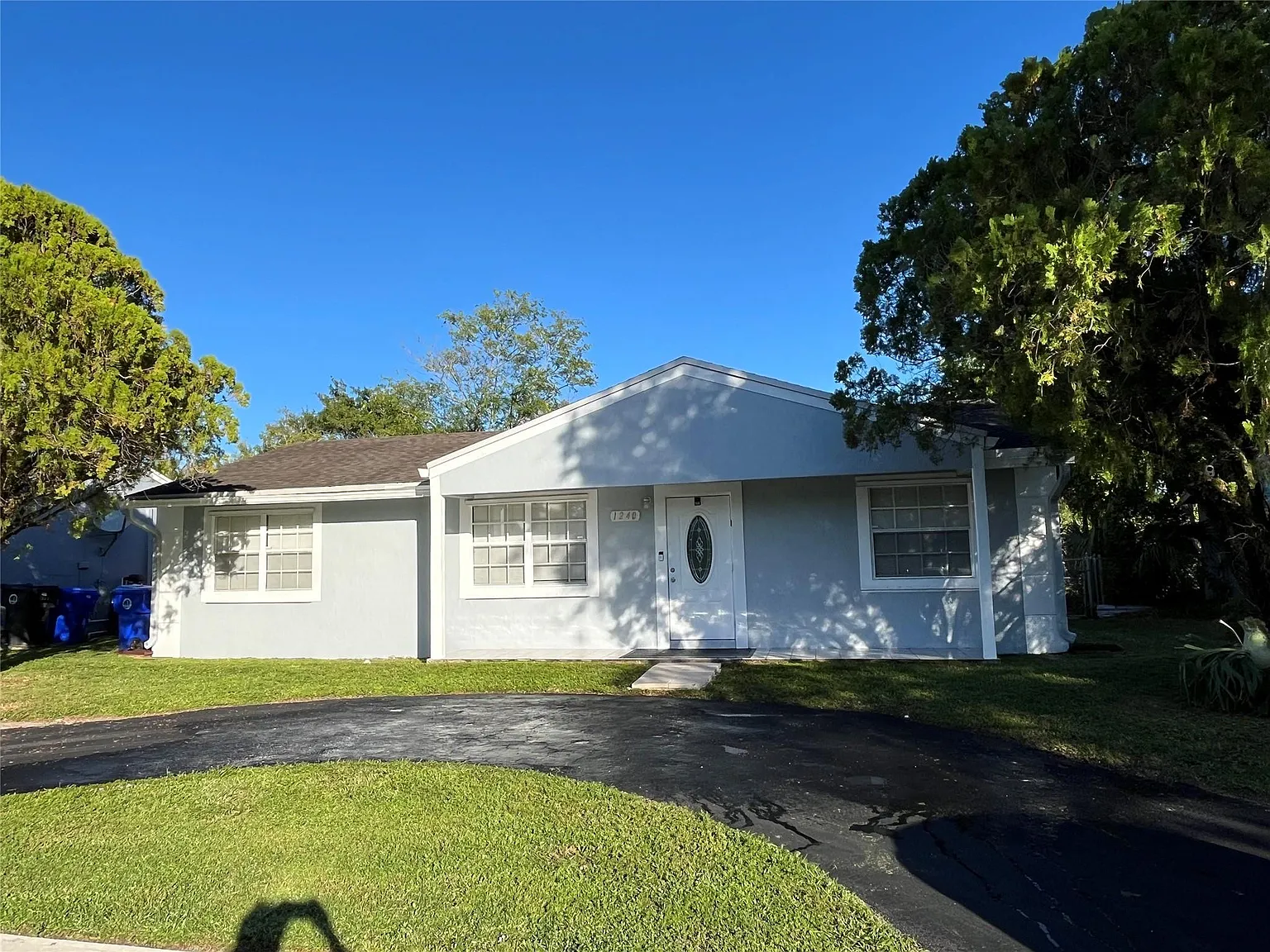 4 bed, 2.0 bath, 1431 sqft, $3,325 — Photo 1