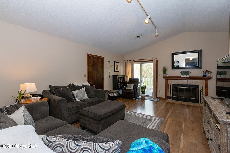 3rd image of 702 Cambridge Manor Drive