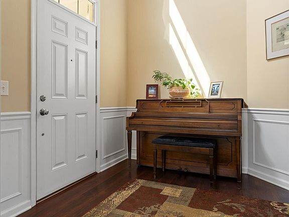 4th image of 9647 Brook Meadow Dr