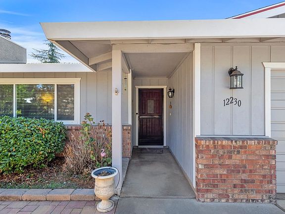 4th image of 12230 Dyer Ct