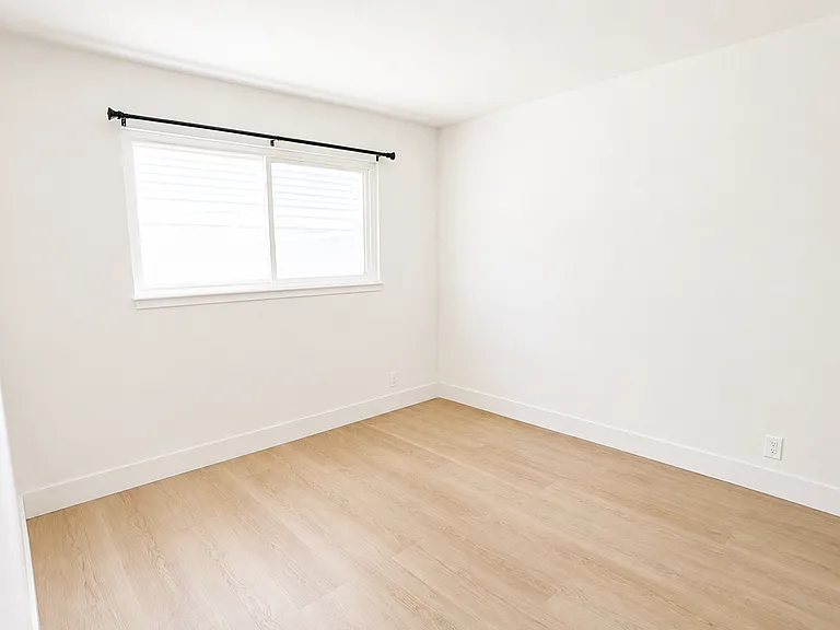 706 Edan Ave — Photo 13