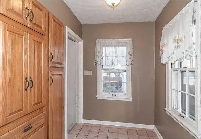1109 N Downey Ave — Photo 12