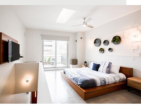 3rd image of 1525 Kettner Blvd