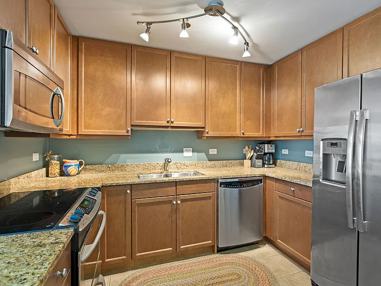 130 N Garland Ct #1004 — Photo 6