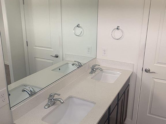 3rd image of 1710 Mariposa Dr