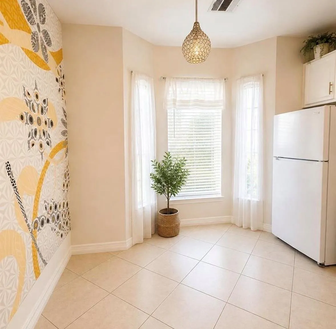 3 bed, 2.5 bath, 2202 sqft, $2,100 — Photo 3