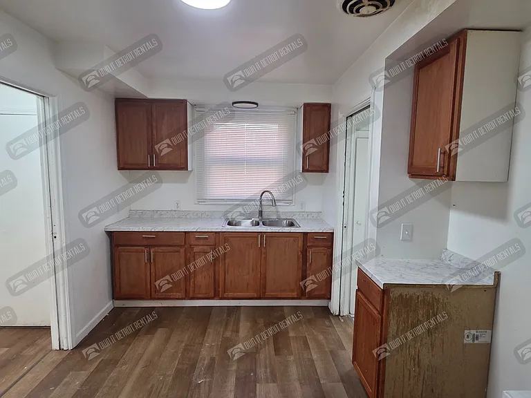 11781 Kilbourne St — Photo 16