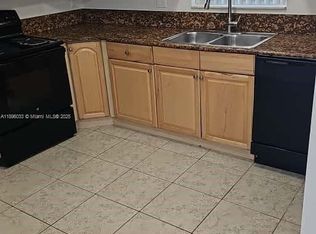 3167 Auburn Blvd #3, Fort Lauderdale, FL 33312